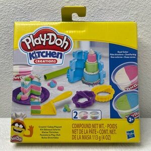 NEW Play-Doh Kitchen Creations Cakes Playset  Hasbro Cake Arts Crafts Kids Toy